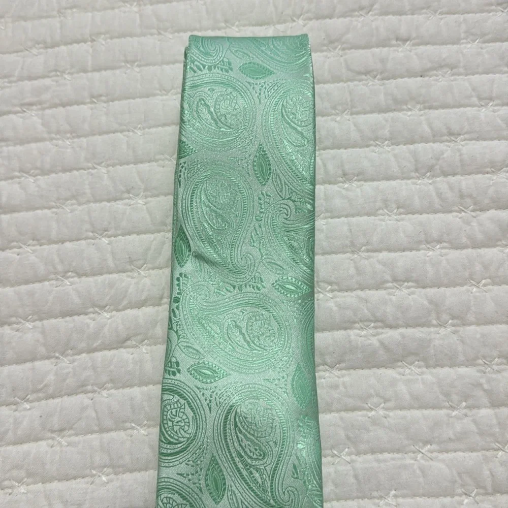 hi-tie like new